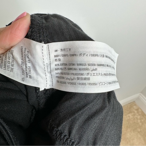 Abercrombie Mid Rise Super Skinny Jeans in Black - Picture 6 of 10